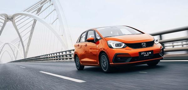 推荐3款热销两厢车，5升油耗超低，打工人的首选