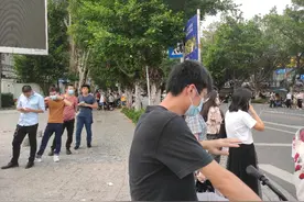 农民工反复辞职重新进厂收入巨增，成为正式工是最差选择图片