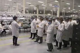 园区像公园，收入还挺高，我省首批包机赴宁波务工人员已顺利上岗图片