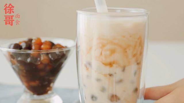 面点师偷偷告诉你珍珠奶茶中珍珠的做法，学会家里做，不用花钱买