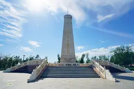 克拉玛依最成功的景区，园内全是人工打造，游客络绎不绝图片