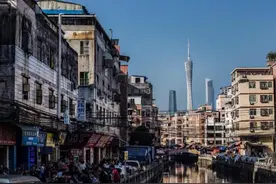 父亲怕他败光家产，投百亿建楼给他收租，却规定每月只能花2百万图片