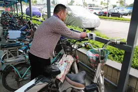 充电先插电源和先插电池，哪个会伤电动车？正确的充电方法告诉你图片