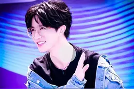 人品再翻车，前女友李雨桐点赞内涵薛之谦视频：人可以穷心不能脏图片