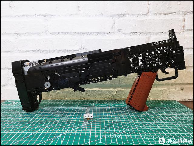 积木评测：吃鸡空投步木仓：Groza是最强吃鸡神器？