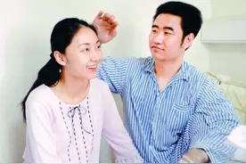 好人丛飞：行善11年资助187人，却备受指责，最终夫妻双亡留孤女图片