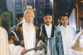 张三丰虽然武功绝顶，却还是打不过这四名和尚，很令人失望图片