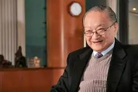 周星驰赶着送钱，央视一再翻拍，金庸因为写书到底赚了多少钱？图片