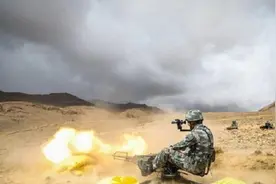 02式高射机枪射手为何不怕狙击手 狙击手打2000米外目标主要看运气图片