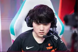 TES全员入驻之后，斗鱼又拿下Mayumi，网友：别搞奇怪的互动图片