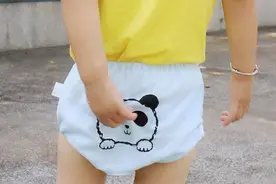 给宝宝选择内裤不是小事，父母要了解清楚，否则容易伤害宝宝图片