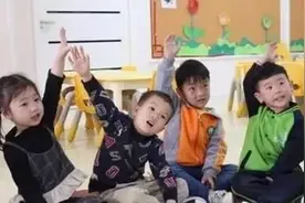 “你凭什么还手？”儿子受欺负还手被找家长，宝妈给了老师一巴掌图片