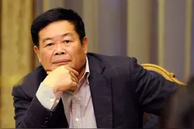 玻璃大王曹德旺婚内另寻新欢，告知发妻，妻子：我只要房子和孩子图片