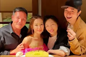 女星庆生照曝光，古巨基带大4岁妻子罕出现！两人在家带娃显憔悴图片