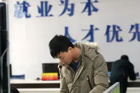 退休人员全部纳入社保以后，还区分干部和工人身份吗？图片