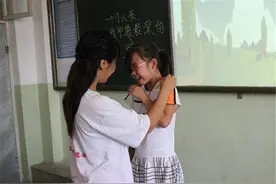 孩子一输就哭怎么办？父母学会“共情教育”，别让孩子“输不起”图片