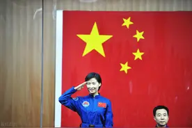 在中国如何成为一名航天员图片