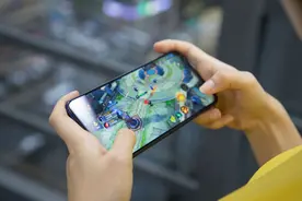 适合玩游戏的三款手机，学生党的最爱，性能强劲不卡顿图片