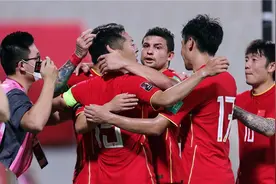 又是武磊！又是点球！国足今晨2-0胜菲律宾图片