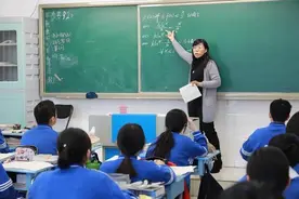 原本应倍受尊敬的老师，如今为何成了弱势群体？这个问题值得反思图片