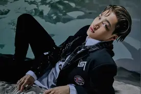 黄旭熙公费追星，偶像是EXO金钟仁，现在和偶像直接成为队友图片