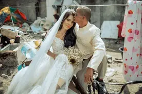 菲律宾流浪情侣相爱24年没钱结婚，好心人出资为其筹备婚礼图片