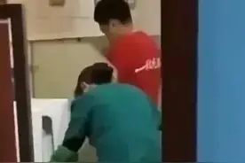 男厕所的女保洁阿姨图片