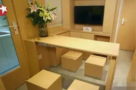 上海一家3口蜗居20㎡，姐弟共睡一间屋子，厕所在老妈房间图片