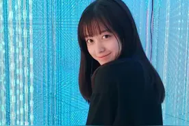桥本环奈假期体验沉浸式空间，素颜侧脸可爱甜美图片