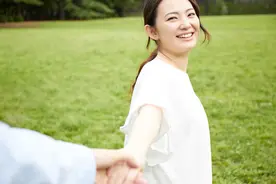 法案：妇女跟踪丈夫被打掉两颗牙获赔好几万图片