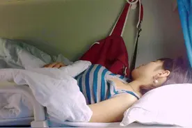 中国首例“无座位”火车，只有始发站和终点站，票价便宜图片