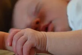 堵奶了，让老公吸和让宝宝吸有什么区别？图片