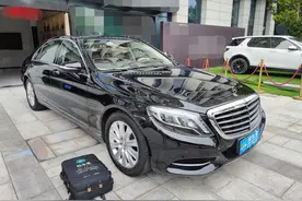 八成新的奔驰S320只要40万，明知大事故还要买，买主说拿去跑婚庆图片