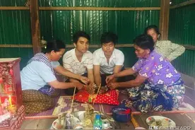 柬埔寨一对男同性恋结婚，网友纷纷祝福图片