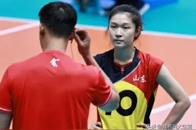 山东女排0-3完败天津，赛后球迷揪出头号罪人，杨涵玉只是背锅的图片