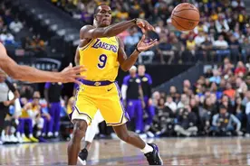 隆多为什么被称为隆中锋？看看这些照片，他的臂展长达2米13！图片