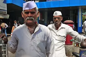 印度孟买“饭盒人”：送餐服务堪称奇迹，入选哈佛商学院研究案例图片