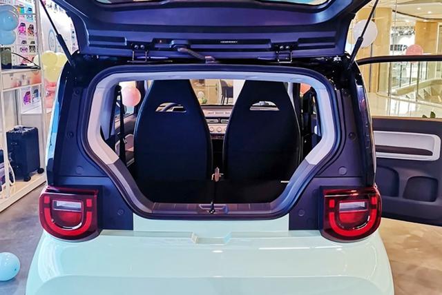 24小时订单破1.5万辆，便宜好养的代步小车，实拍奇瑞QQ冰淇淋