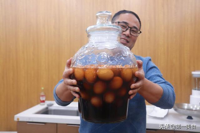 腌咸鸡蛋出油最好的方法（河南老法腌鸡蛋）