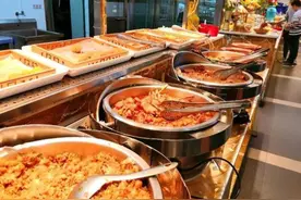 “自助餐”吃得回本吗？员工透露：全是套路，老板都不担心图片