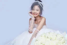 郑州婚纱摄影排名哪家好？风光尽在你眼里，天地不如你怀里。图片