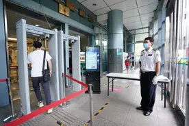 进医院要过安检门，辐射会对胎儿有影响吗？专家回答来了图片