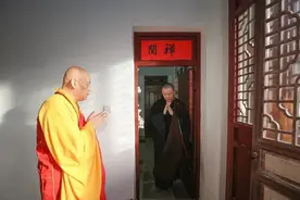 仁证法师：发下大愿，闭关修行，坚持日中一食，圆满出关图片