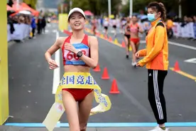 杨家玉打破女子20公里竞走世界纪录图片