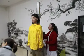 父亲身高不到170，却养出182的儿子，孩子长个有秘诀不全靠遗传图片