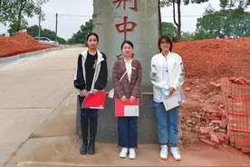 汨罗市大荆中学来了3名“大学生”老师图片