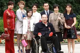 传奇赌王何鸿燊逝世，留下5000亿财产！四房太太17个子女，谁能笑到最后？图片