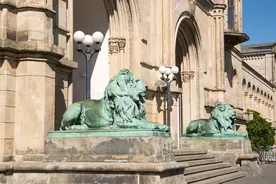 牛顿一生的敌人，无数学生不醒的噩梦——数学大师莱布尼茨图片