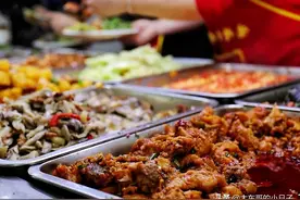 成都“的哥最爱食堂”，13一个人管够吃，一天要卖上千份图片