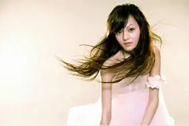 张韶涵：被亲生父母害得有多惨？看看她的10年之伤就知道了。图片